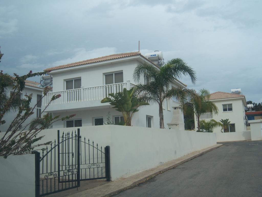 Hara Nissi Beach Villas Ayia Napa Room photo